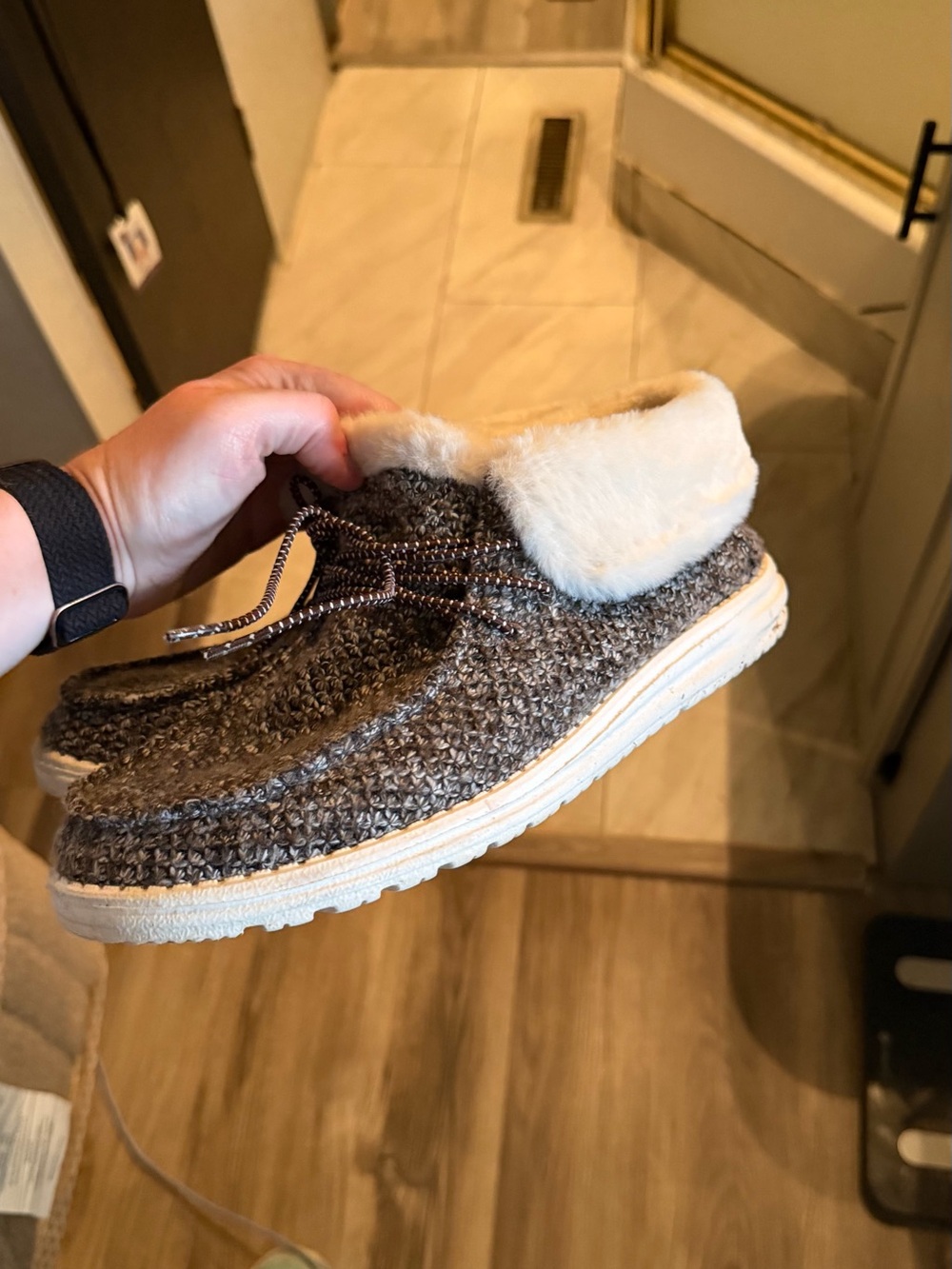 Hey Dude Gray Knit Slip-On Slippers with Cream Faux Fur Collar - Picture 2 of 4